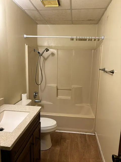 2 bed, 1008 sqft, $850 — Photo 2