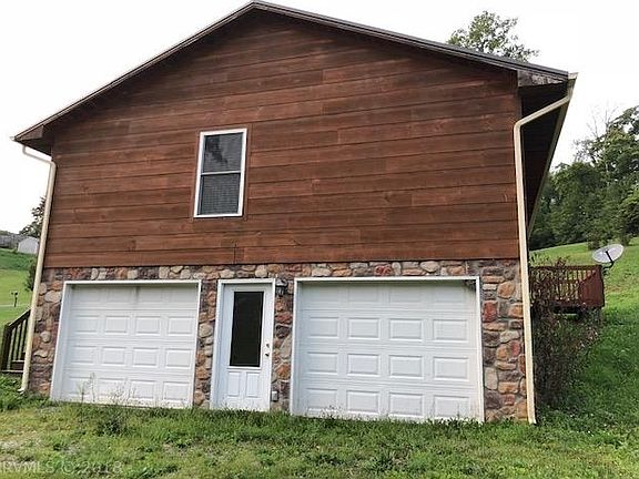 3rd image of 3470 Roanoke St