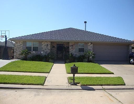 1st image of 11240 Parkwood Ct S