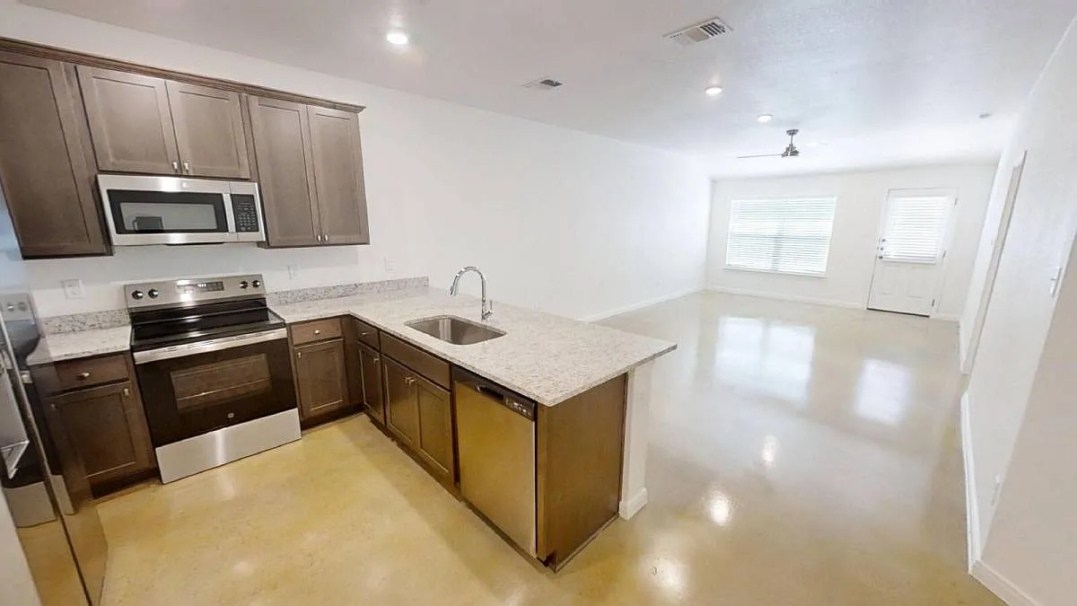907 Switchgrass Dr #B in Killeen, TX 76543 — Photo 4