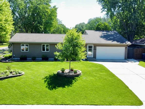 6690 Berkshire Ln N, Maple Grove, MN 55311
