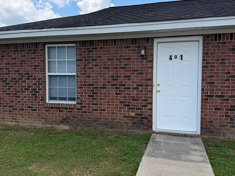 401 Casa Ct — Photo 1
