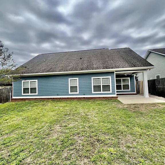215 Savannah Dr — Photo 18