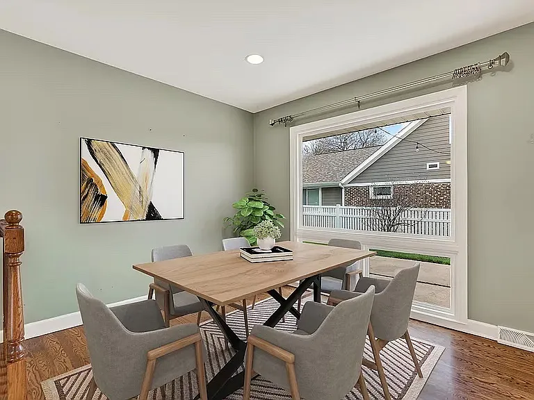 720 Preston Ln — Photo 4