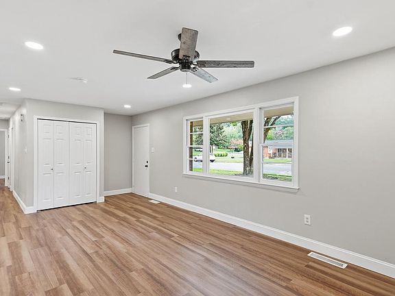 4th image of 151 Winewood Dr