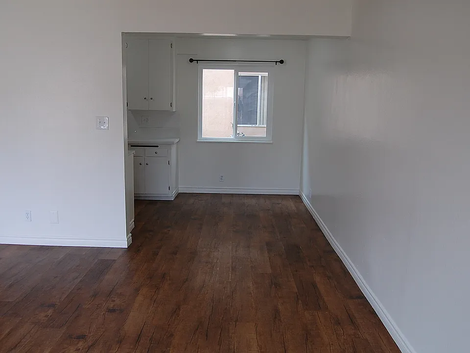 2214 College Ave #3