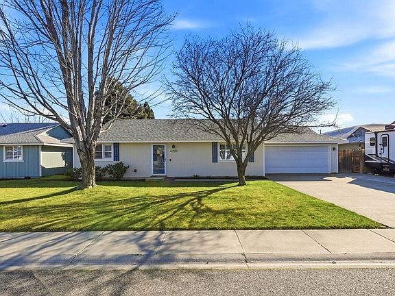 2nd image of 4731 Holly Way