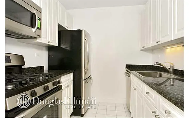 Rented by Douglas Elliman | media 3