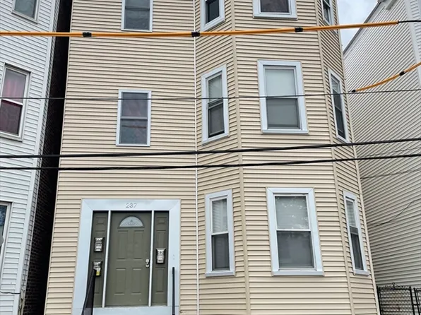 237 Walnut St, Chelsea, MA 02150