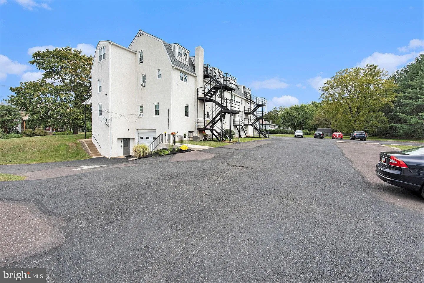 2 bed, 1.0 bath, 1050 sqft, $1,590 — Photo 4