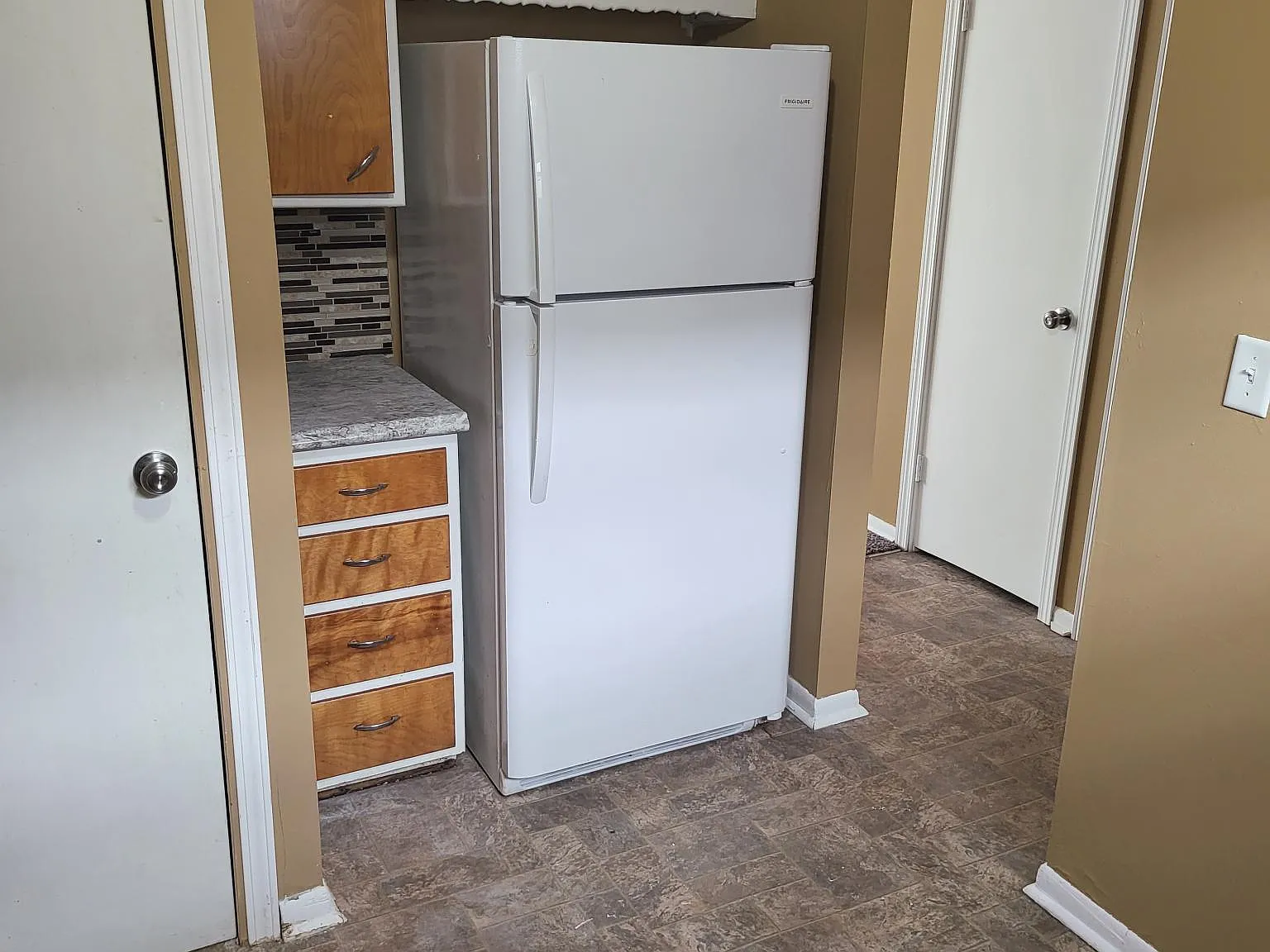 2 bed, 850 sqft, $950 — Photo 4