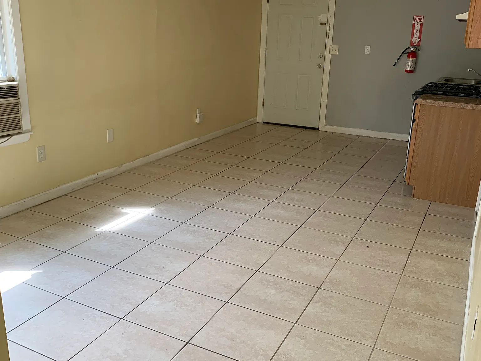 3 bed, $2,100 — Photo 2