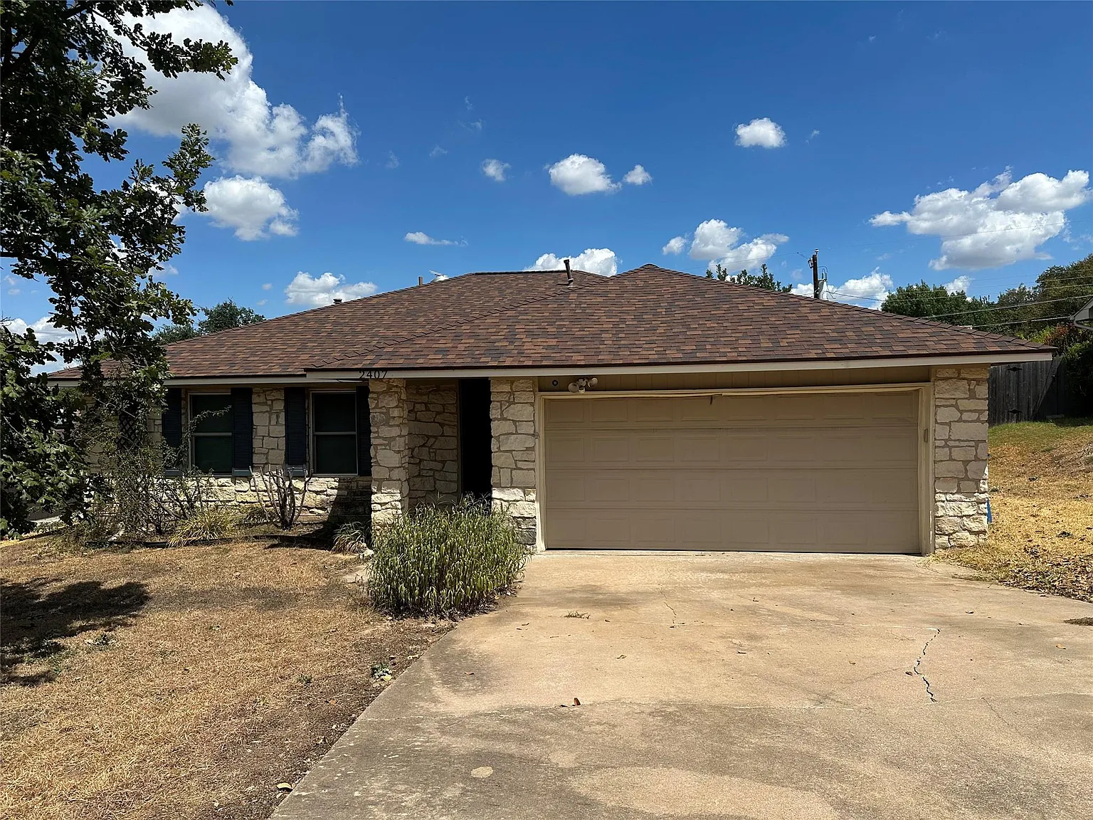 4 bed, 2.0 bath, 1434 sqft, $1,900 — Photo 1