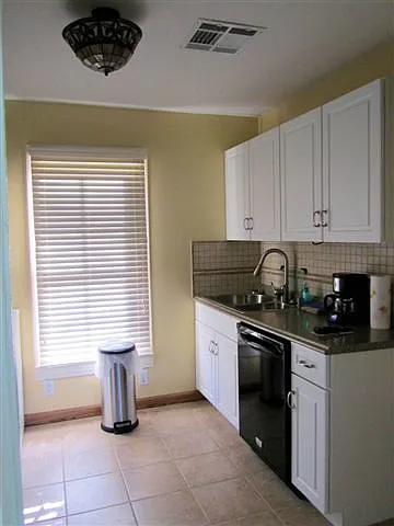 1 bed, 1.0 bath, $850 — Photo 4