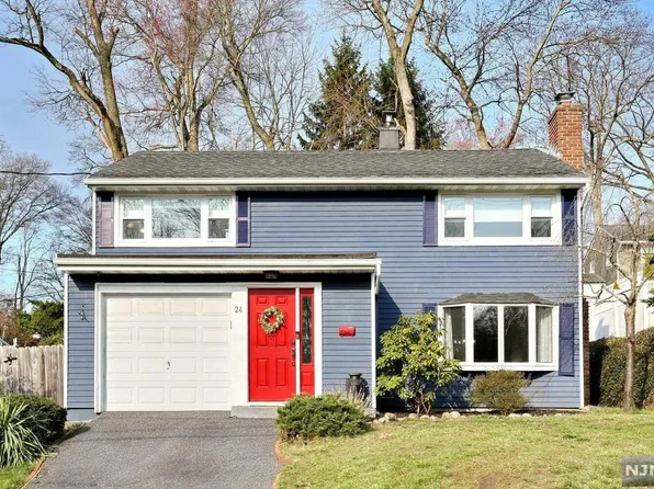 24 Howard Pl, Waldwick, NJ 07463
