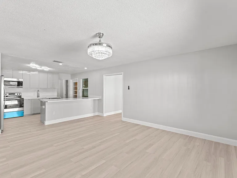 534 E Del Monte Ave — Photo 24