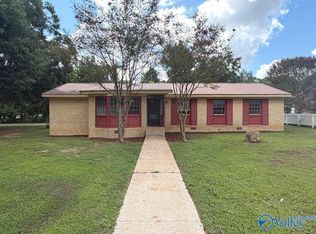 401 S Edgemont Cir NW, Huntsville, AL 35811