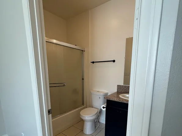 11803 Hamlin St #104, North Hollywood, CA 91606