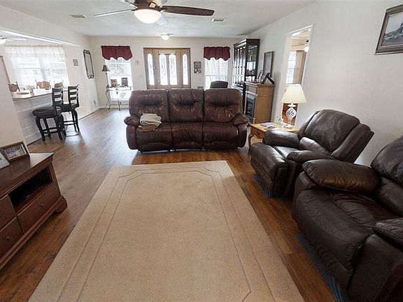 4th image of 5904 Pamela Dr
