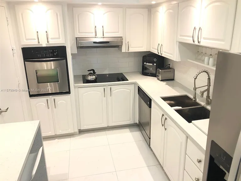 3901 S Ocean Dr #14M — Photo 6