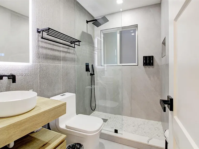 360 NE 116th St — Photo 12