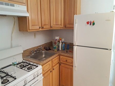 2nd image of 8940 118th St