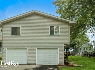 19 Woodland Ave, Fox Lake, IL 60020
