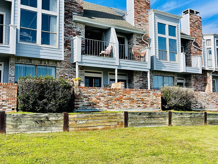 3410 Country Club Dr W #192 — Photo 2