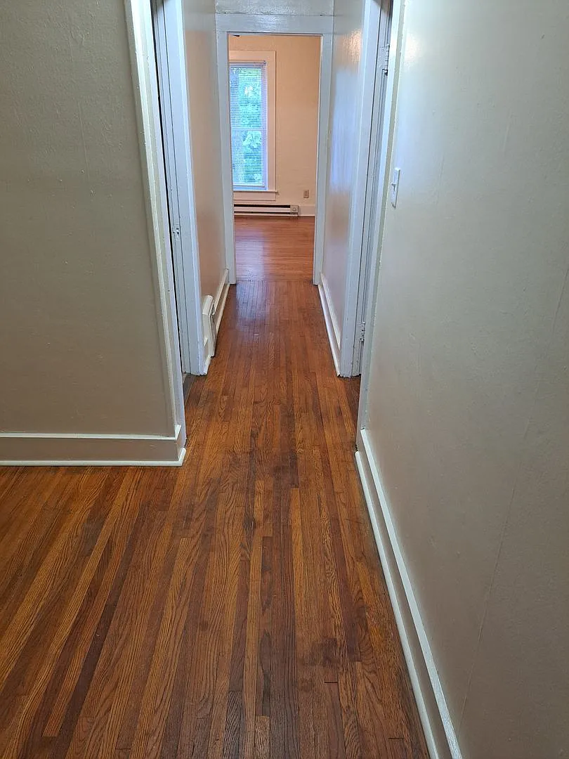 1 BR Upper Apartment Near Downtown — Photo 4