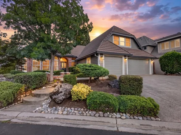 1082 Thornhill Dr, Roseville, CA 95746