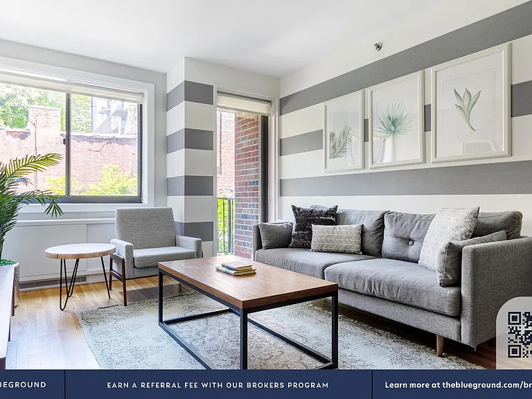101 W 15th St #214 — Photo 3
