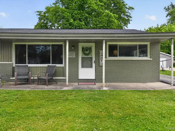 2614 Penna Dr, West Bloomfield, MI 48324