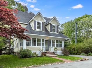 10 Mountain Pl, Montclair, NJ 07043