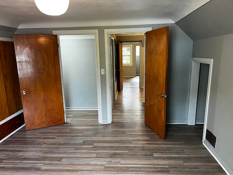 1116 Woodstock Ave — Photo 10