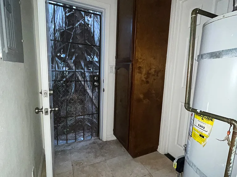 5219 Denker Ave #5219 — Photo 7