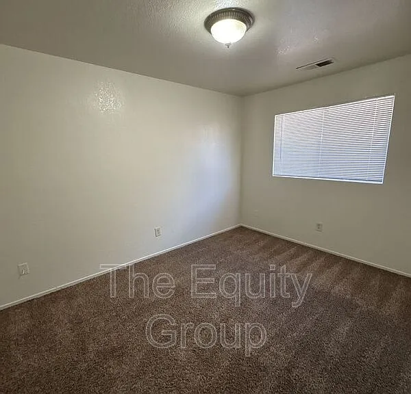 1577 E Cross Ave — Photo 8