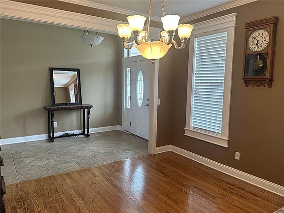3rd image of 4607 Kensington Dr