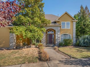 2009 NE Edgewater Dr, Portland, OR 97211