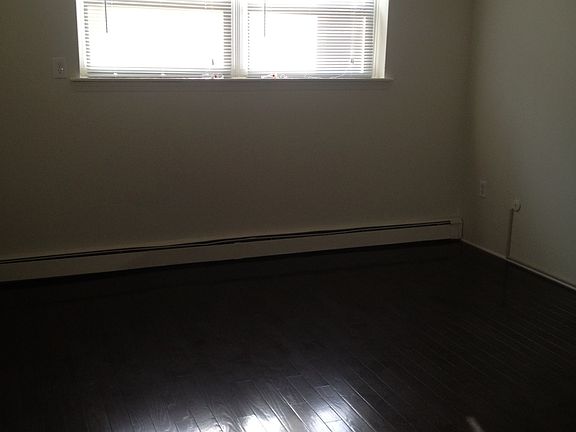 Huge Bedroom with Closet