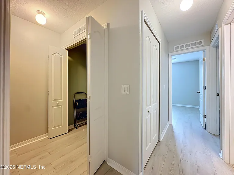 8224 Halls Hammock Ct — Photo 35
