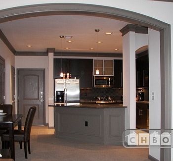 Kitchen/entry