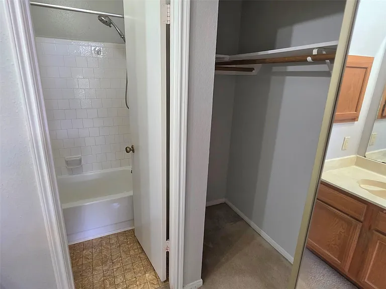 67 E Park West Dr — Photo 16