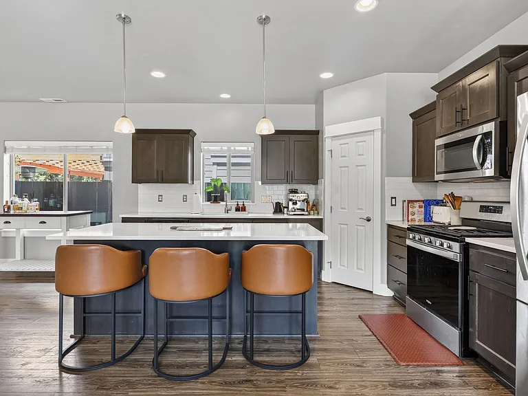 62879 NE Nolan St — Photo 4
