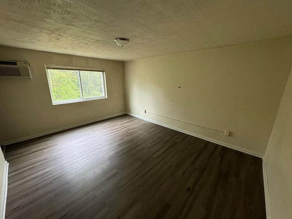 1st image of 784 N Fred Shuttlesworth Cir