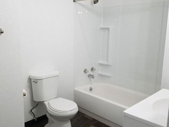 5th image of 520 W Spruce St #B304-527-w