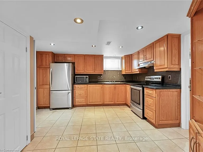 221 Gray Rd #B — Photo 2