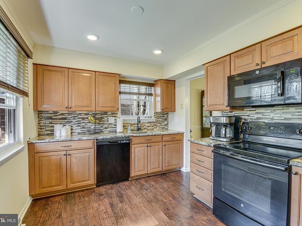 1st image of 2820 Aspen Hill Rd