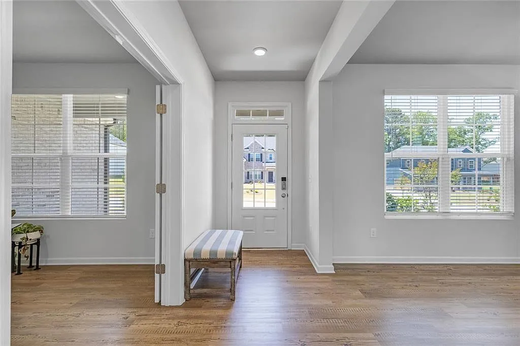 5 bed, 4.0 bath, 3403 sqft, $4,000 — Photo 3