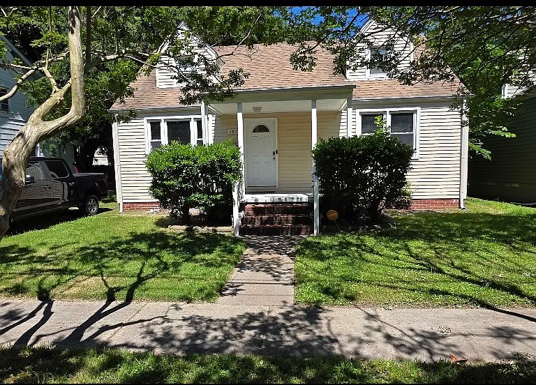 2820 Vincent Ave — Photo 1