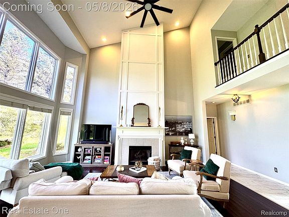 5th image of 419 Roundview Dr